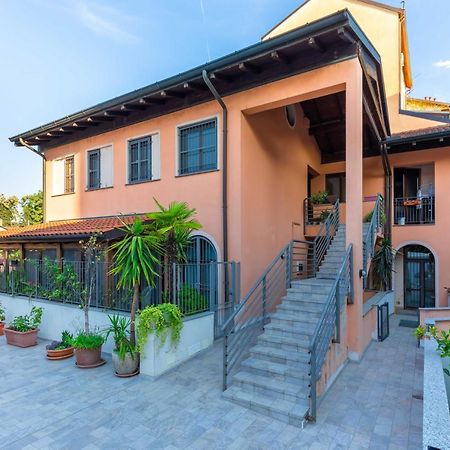 Apartament Prada House - Posto Auto Coperto Mediolan Zewnętrze zdjęcie